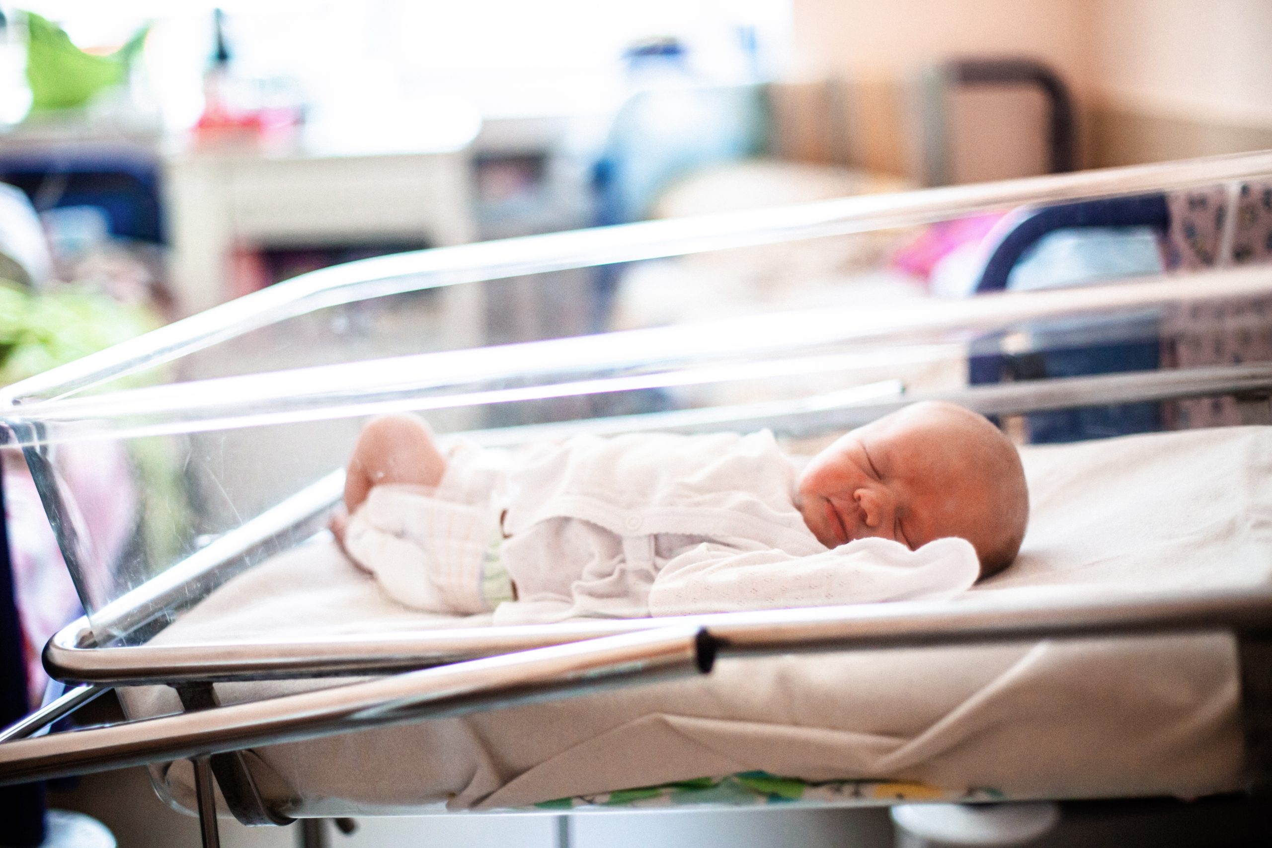 Effectiveness of Incubator Phototherapy to Treat Neonatal Hypoglycemia