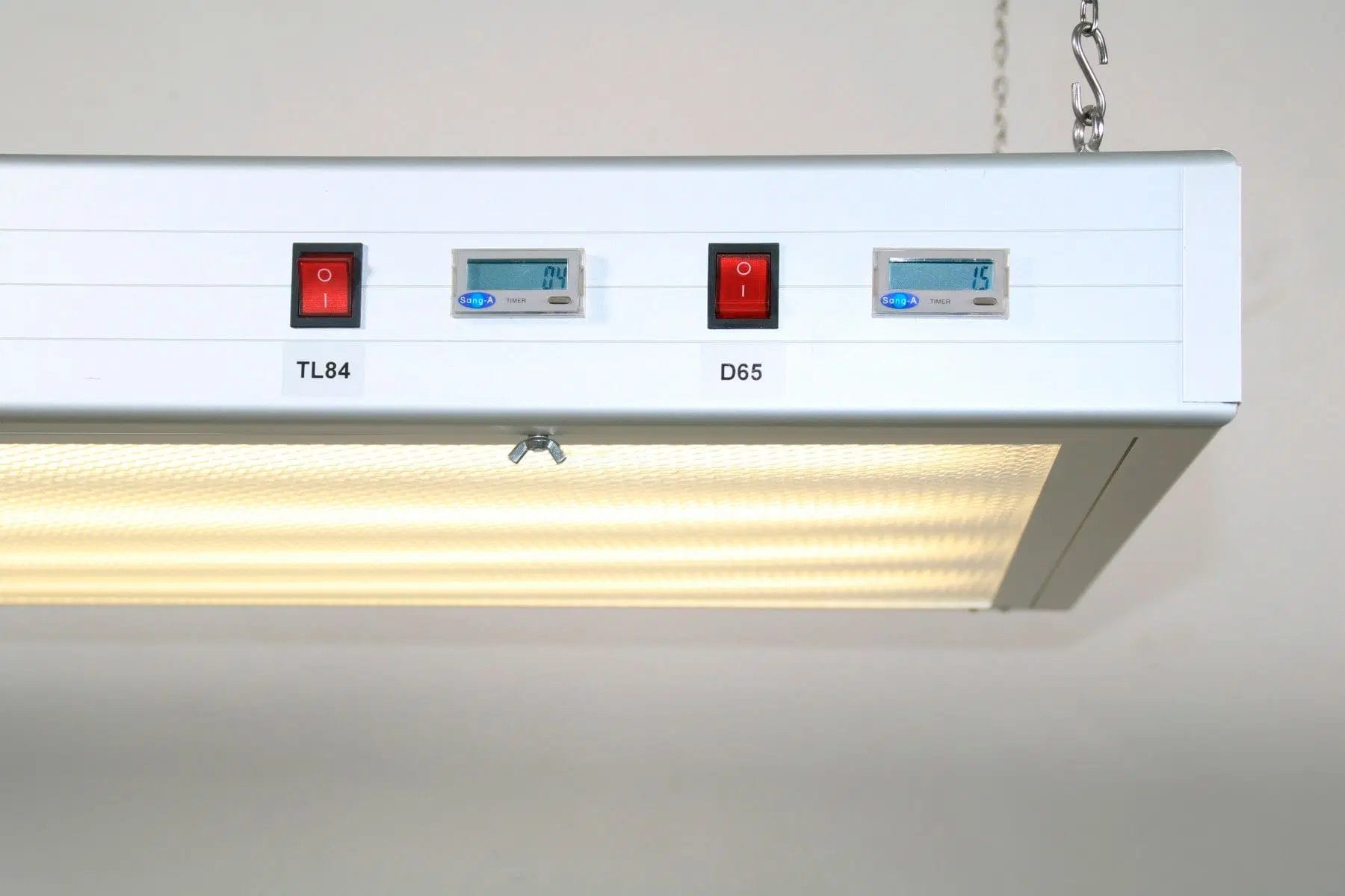 Comparative Review: Kalstein Hanging Color Light Box YR05533 // YR05535 vs GTI D50 Fluorescent Standard Light Box